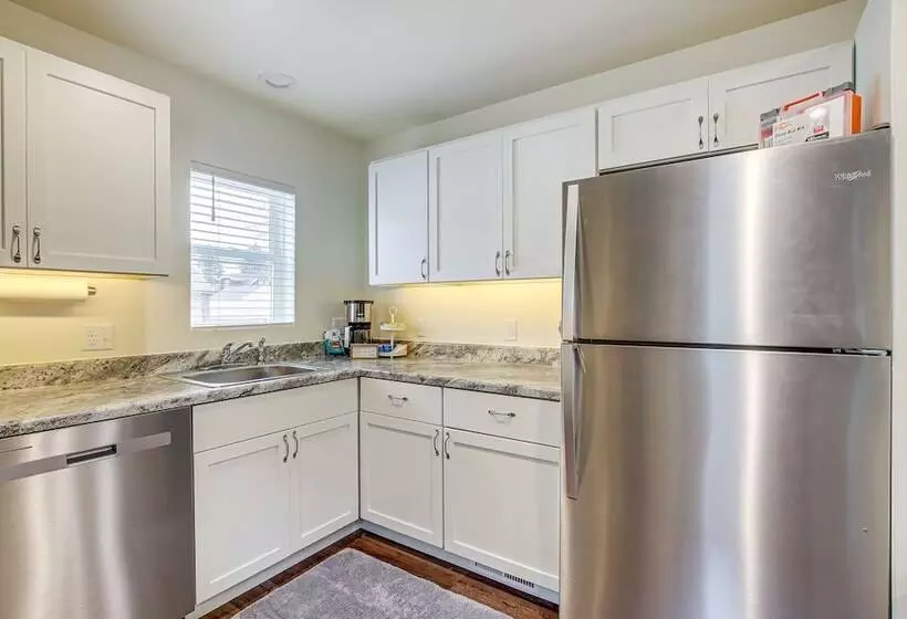 Dog Friendly Sheboygan Home   1 Mi To Town!