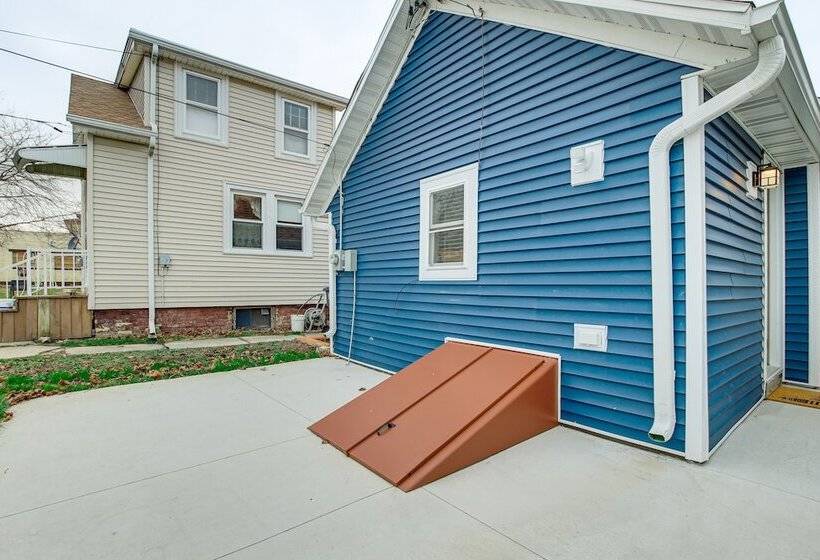 Dog Friendly Sheboygan Home   1 Mi To Town!