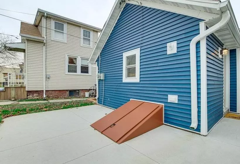 Dog Friendly Sheboygan Home   1 Mi To Town!