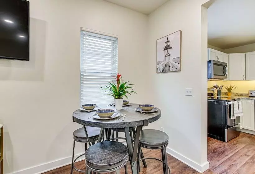 Dog Friendly Sheboygan Home   1 Mi To Town!