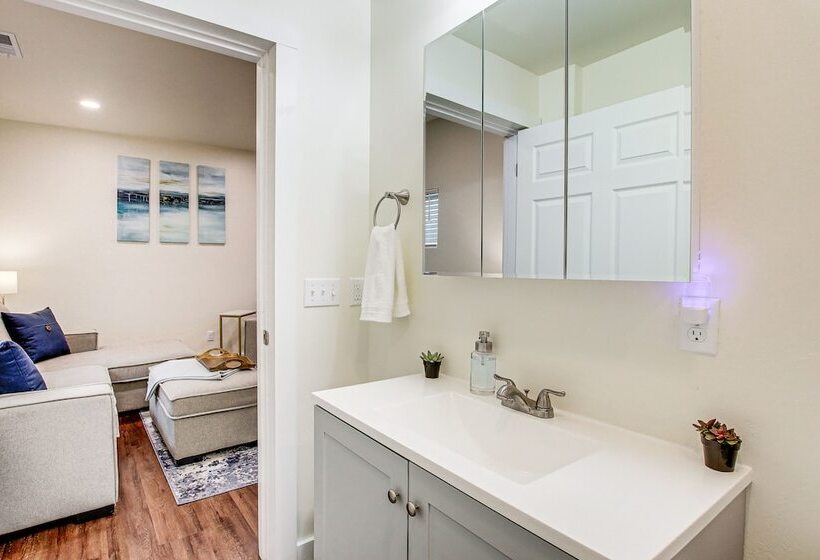 Dog Friendly Sheboygan Home   1 Mi To Town!