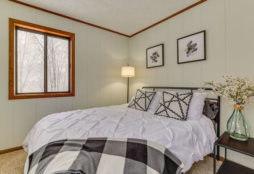 Family Friendly Big Bass Lake Vacation Rental!