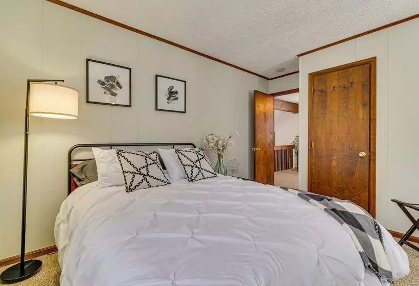 Family Friendly Big Bass Lake Vacation Rental!