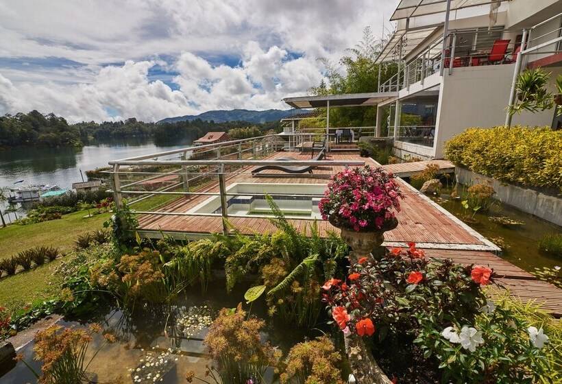 هتل Bania Travels