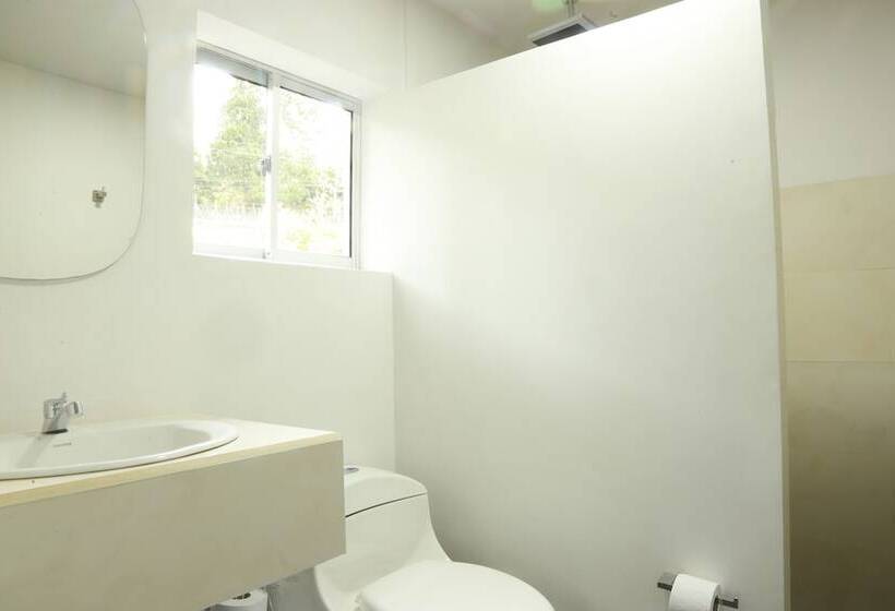 هتل Bania Travels