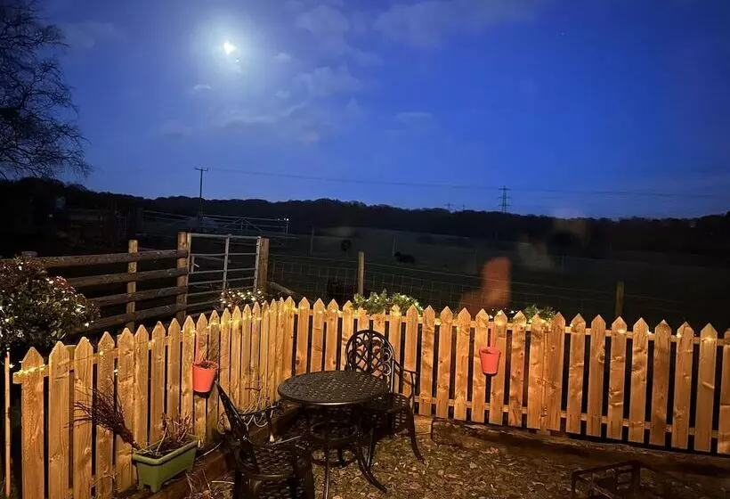 Hotelli Captivating 1 Bed Lodge In Chesterfield