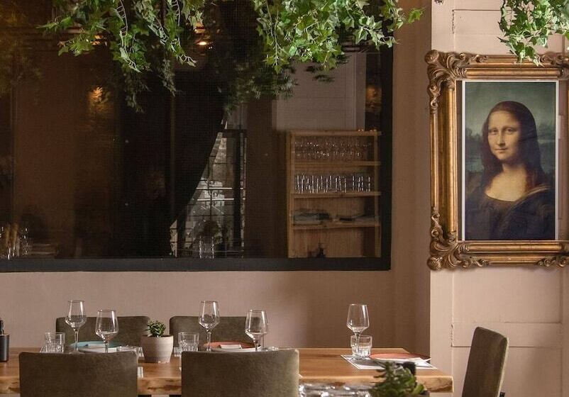 ホテル Pagopoieion Suites