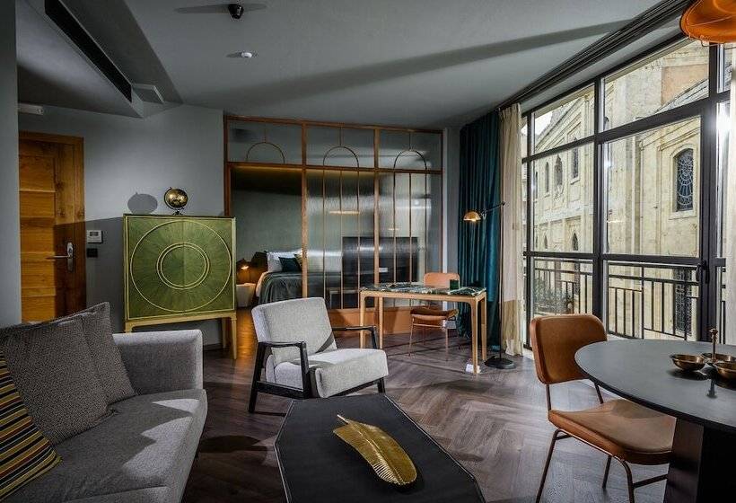 ホテル Pagopoieion Suites