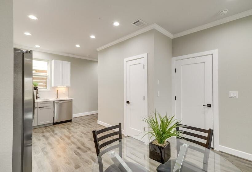 Modern Houston Vacation Rental   6 Mi To Downtown