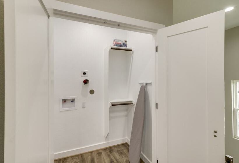 Modern Houston Vacation Rental   6 Mi To Downtown