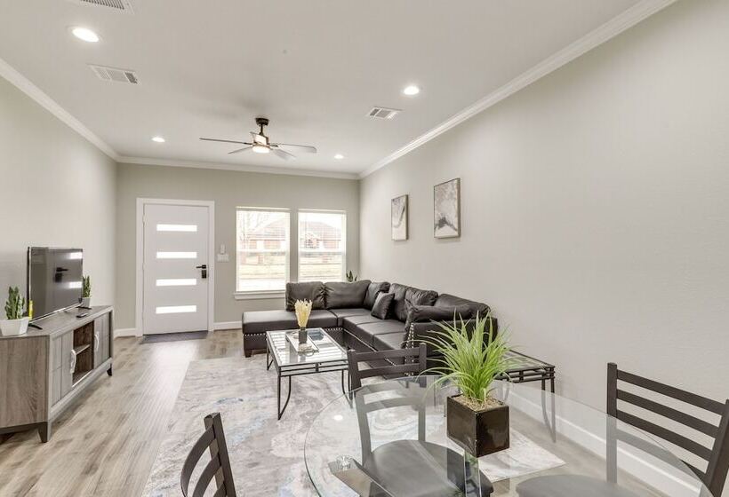 Modern Houston Vacation Rental   6 Mi To Downtown