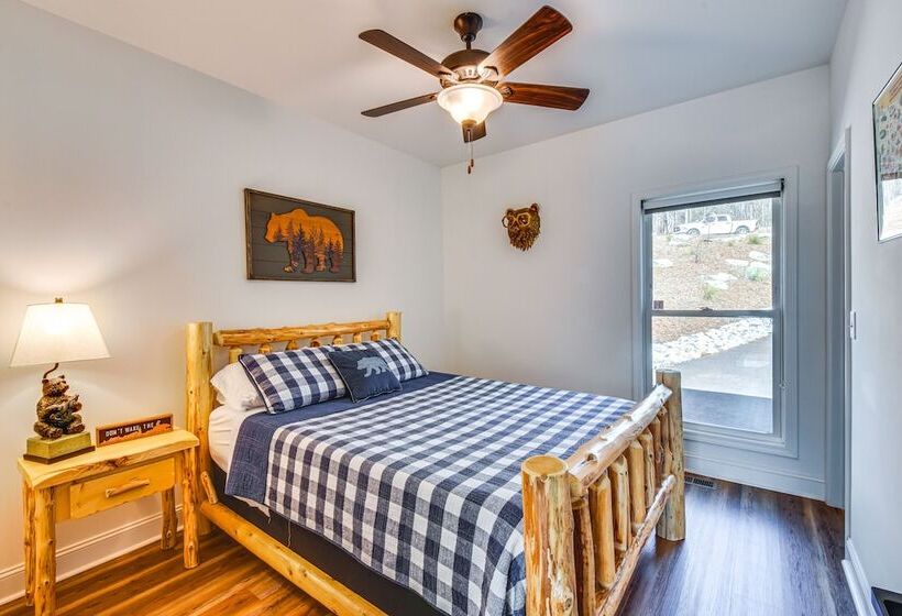 Lake Hartwell Cottage W/ Fire Pit: Near Clemson!