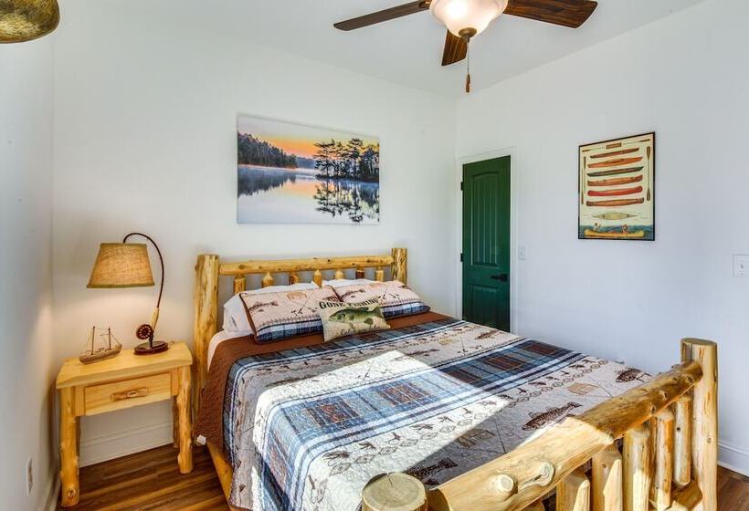 Lake Hartwell Cottage W/ Fire Pit: Near Clemson!