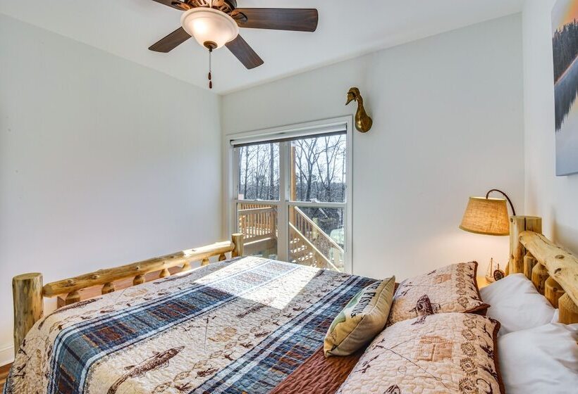 Lake Hartwell Cottage W/ Fire Pit: Near Clemson!