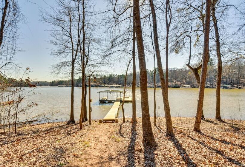 Lake Hartwell Cottage W/ Fire Pit: Near Clemson!