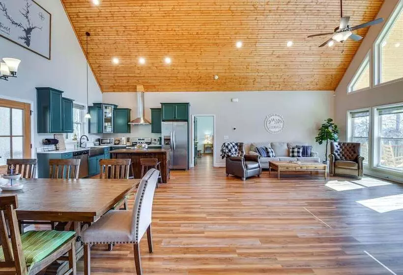 Lake Hartwell Cottage W/ Fire Pit: Near Clemson!