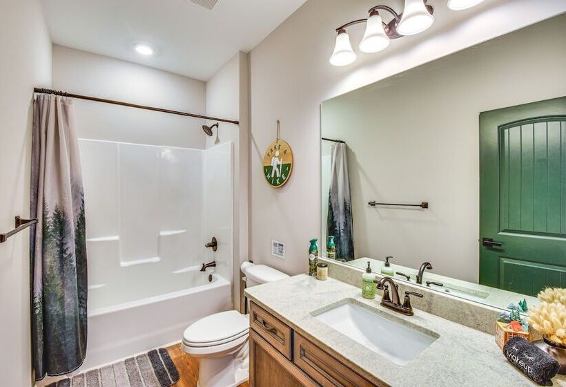 Lake Hartwell Cottage W/ Fire Pit: Near Clemson!