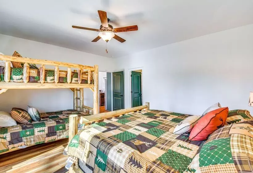 Lake Hartwell Cottage W/ Fire Pit: Near Clemson!