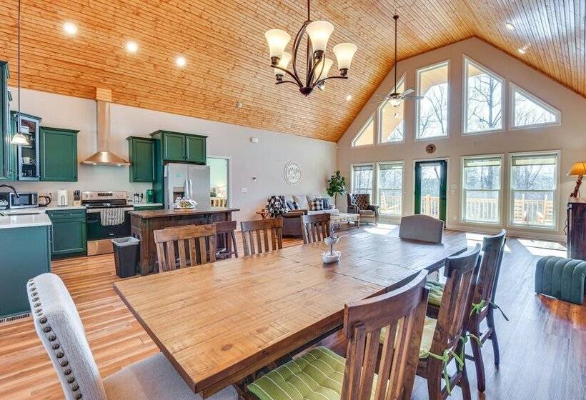 Lake Hartwell Cottage W/ Fire Pit: Near Clemson!