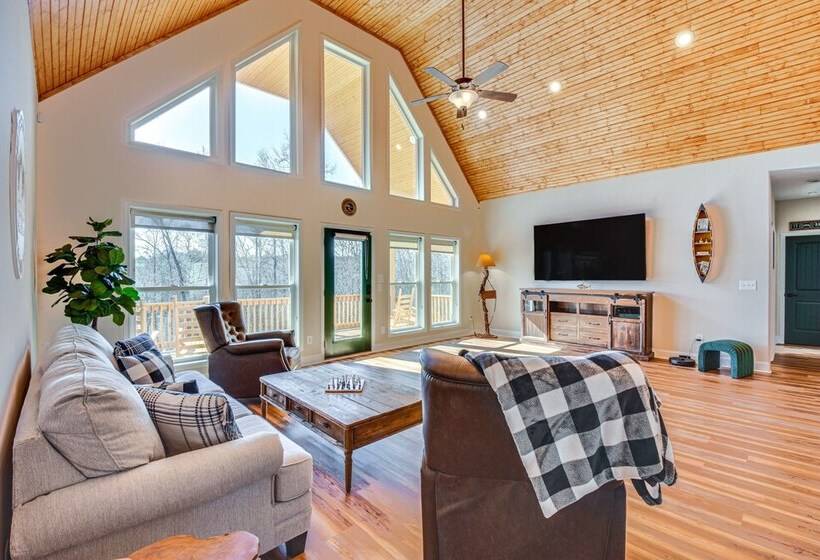 Lake Hartwell Cottage W/ Fire Pit: Near Clemson!