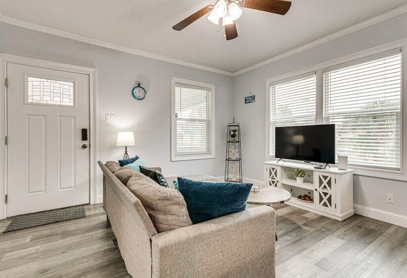 Lovely Pensacola Home W/ Yard < 1 Mi To Downtown!