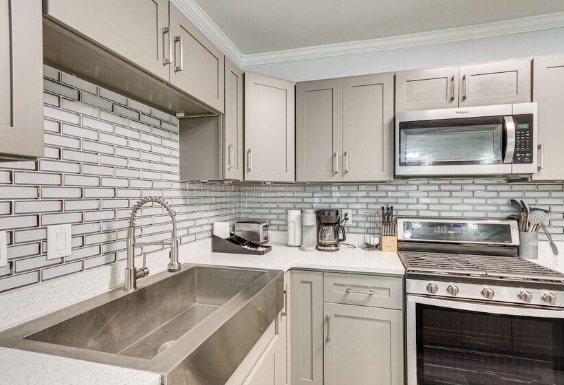 Lovely Pensacola Home W/ Yard < 1 Mi To Downtown!