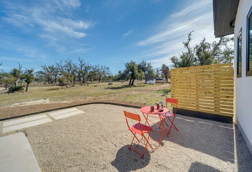 Art Ranch Fredericksburg Getaway 13 Mi To Downtown