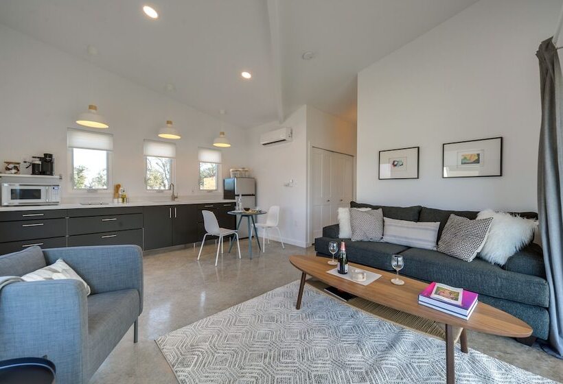 Art Ranch Fredericksburg Getaway 13 Mi To Downtown