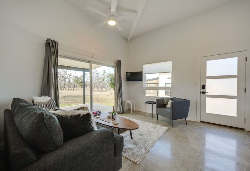 Art Ranch Fredericksburg Getaway 13 Mi To Downtown