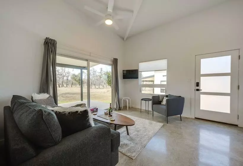 Art Ranch Fredericksburg Getaway 13 Mi To Downtown