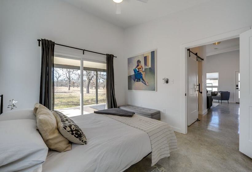 Art Ranch Fredericksburg Getaway 13 Mi To Downtown