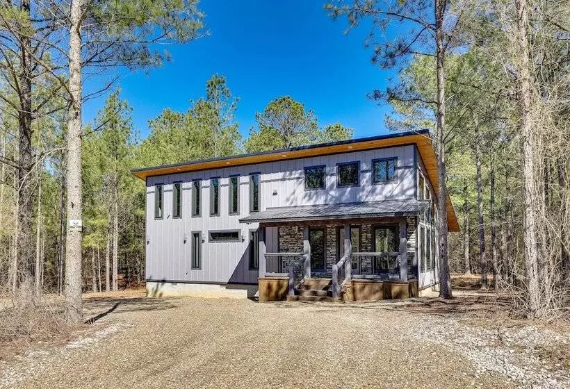 Near New Casino: Broken Bow Cabin W/ Hot Tub