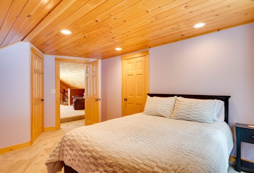 Peaceful Stark Cottage W/ Deck On South Ponds!