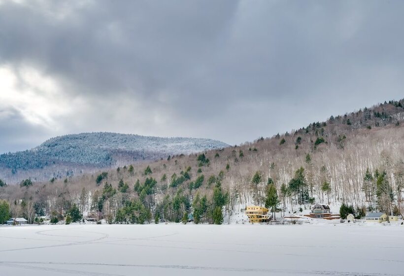 Peaceful Stark Cottage W/ Deck On South Ponds!