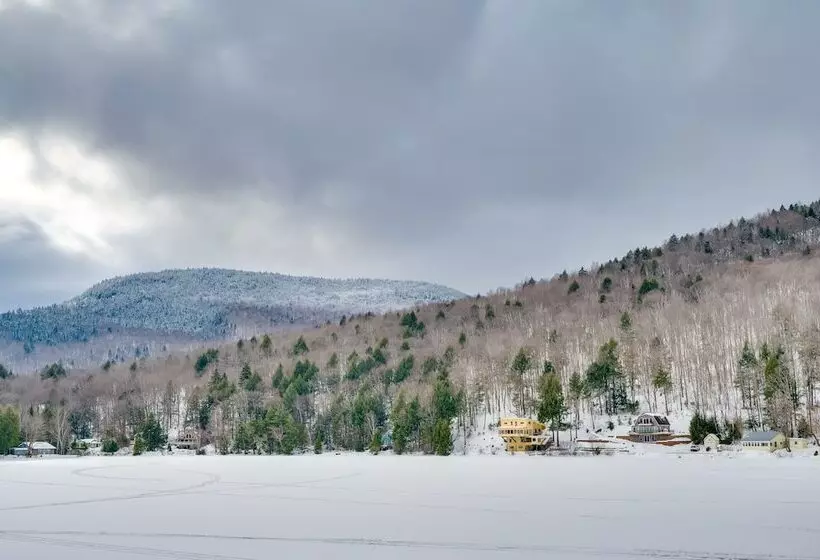 Peaceful Stark Cottage W/ Deck On South Ponds!