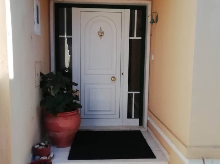 Pensione Room In Apartment Single Room 3 At Albarraque, Sintra, Shared Bathroom