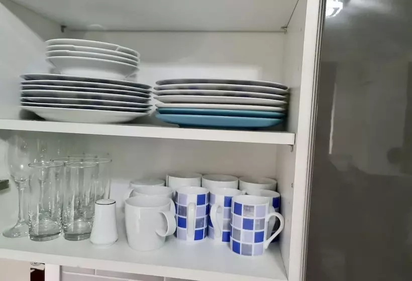 Residenssi Beautiful 2 Bed House In London