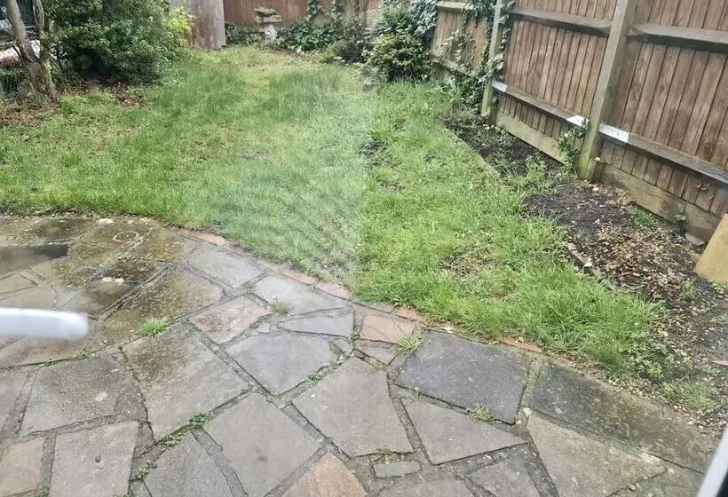 Residenssi Beautiful 2 Bed House In London