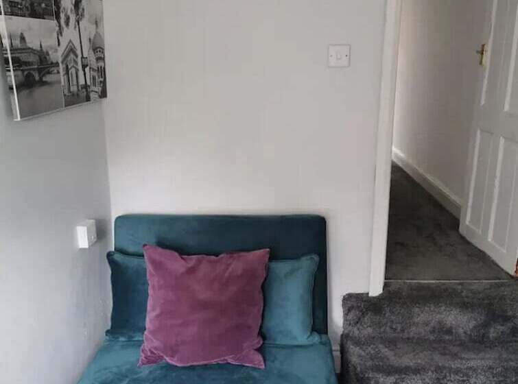 레지던스 Charming 3 Bed Cottage In Birmingham