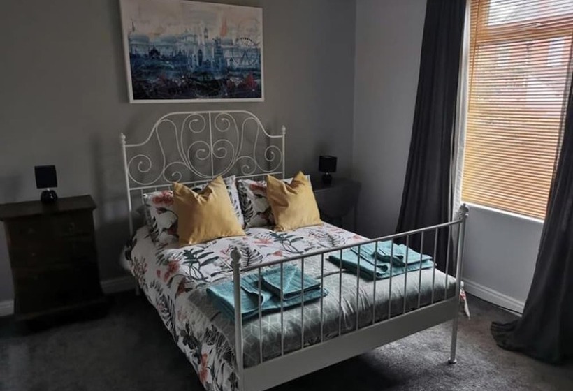 레지던스 Charming 3 Bed Cottage In Birmingham