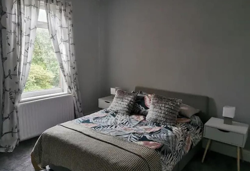 레지던스 Charming 3 Bed Cottage In Birmingham