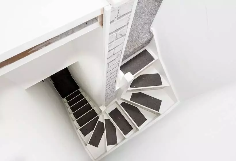 Residenssi Immaculate 3 Bed House In Accrington