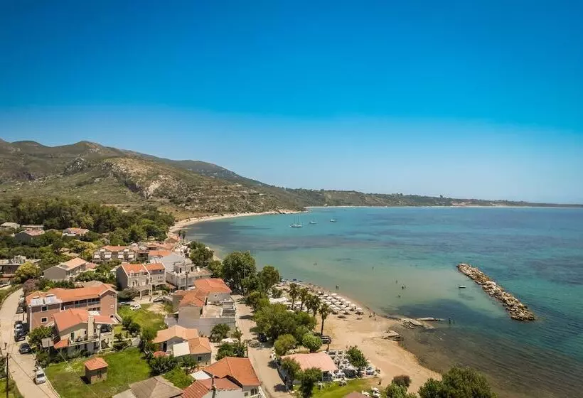 Rosilion Studios & Apartments