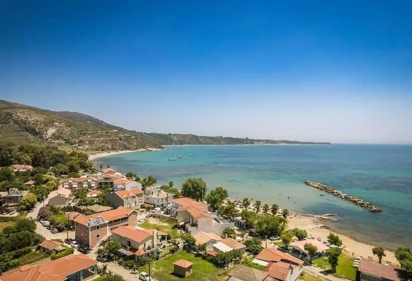 Rosilion Studios & Apartments