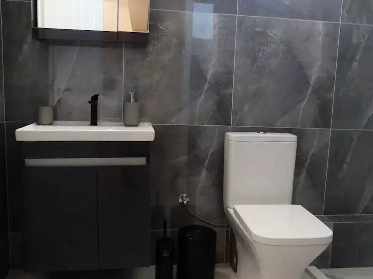 Rosilion Studios & Apartments