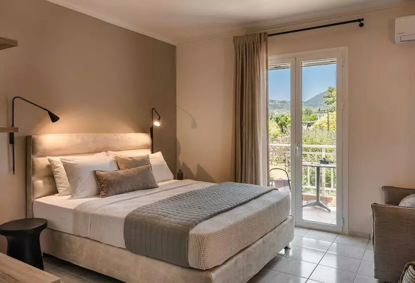 Rosilion Studios & Apartments