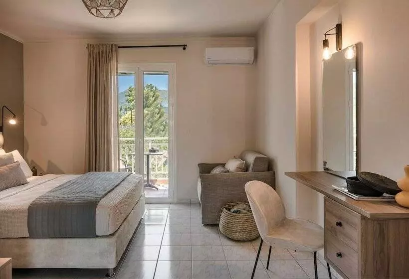 Rosilion Studios & Apartments