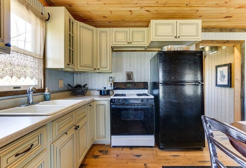 Rustic Mount Perry Cabin Near Fishing Pond & Farm