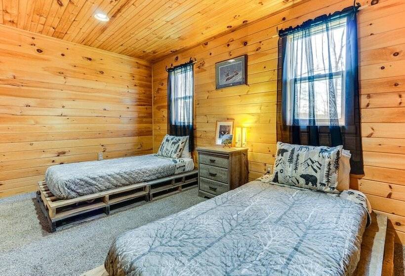 Rustic Mount Perry Cabin Near Fishing Pond & Farm