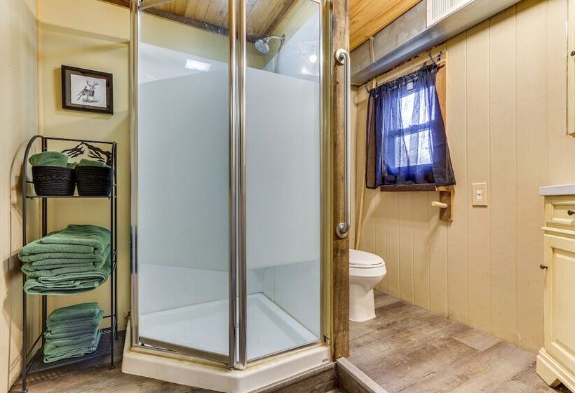 Rustic Mount Perry Cabin Near Fishing Pond & Farm